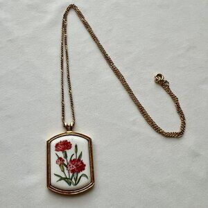 Vintage Avon Cottagecore Floral Flower Pendant Gold Tone Chain Estate Necklace